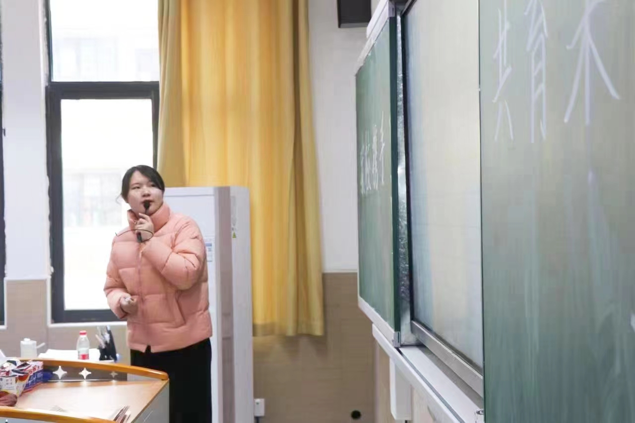 教師風(fēng)采 | 嚴(yán)慈相濟(jì)，共育英才——姚瑤老師班主任經(jīng)驗分享