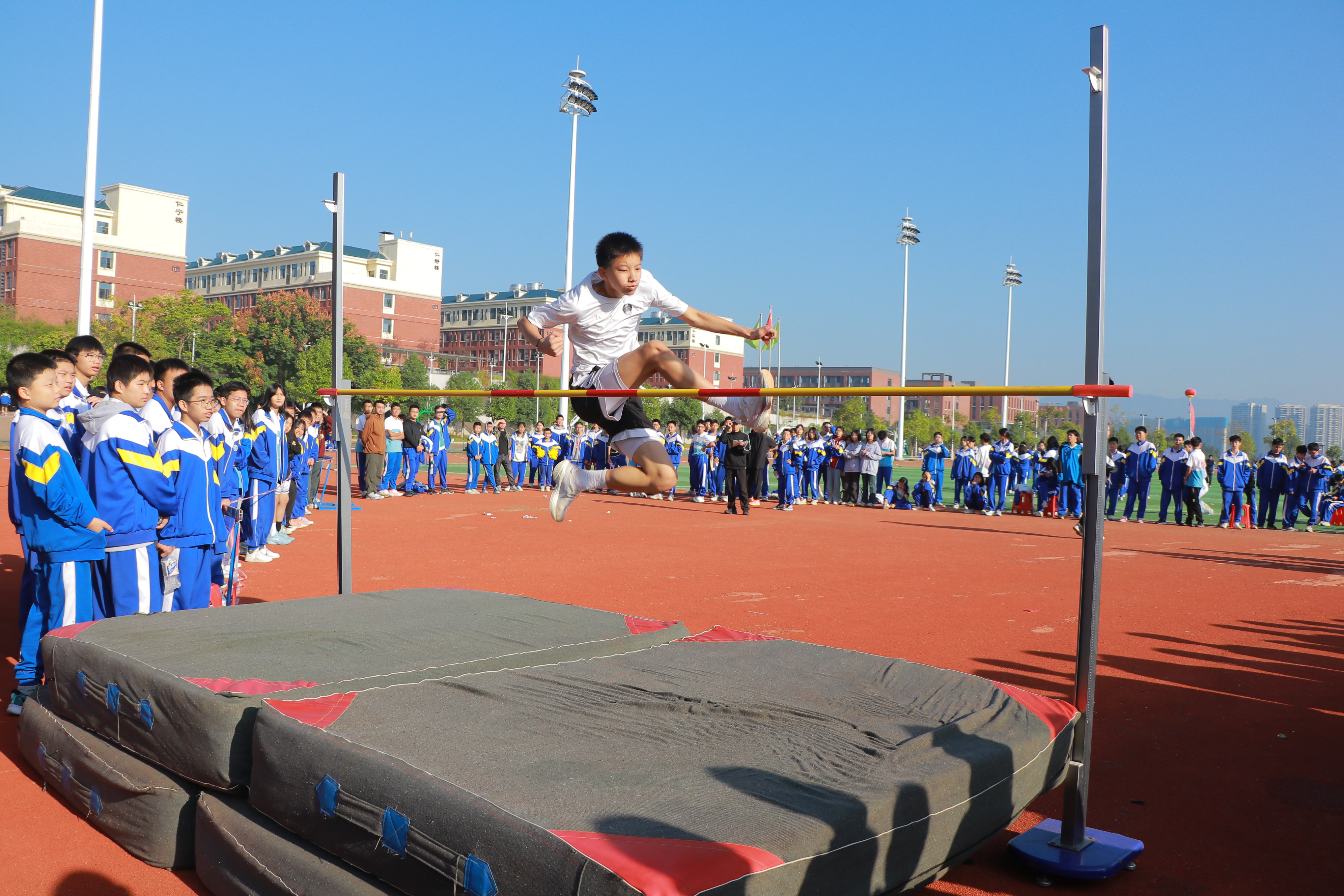 運(yùn)動(dòng)會(huì)跳高